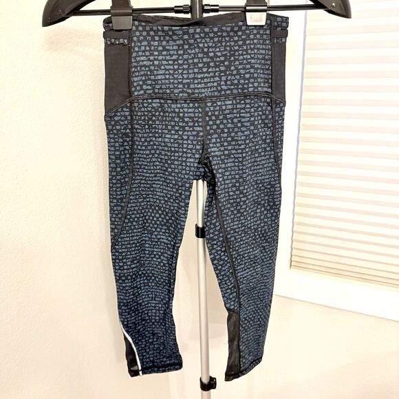 Lululemon Pace Rival Crop 18" Mesh Heavy Workout Capri Legging Women's Size 2 - Picture 2 of 5